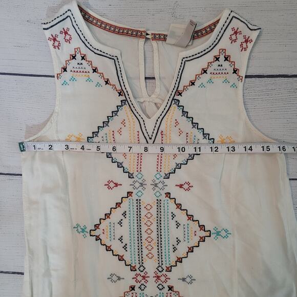 Knox Rose Size M Boho Embroidered Sleeveless Top in Beige Caftan Neckline - Picture 3 of 10